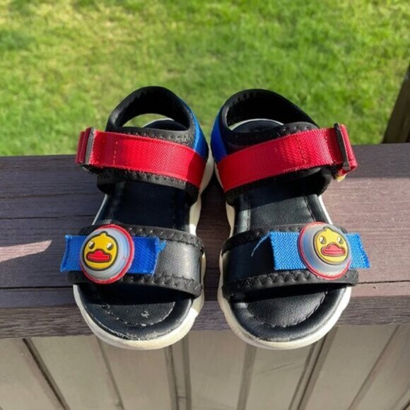 ⚡️flash sale! 3 for 10⚡️ Toddler’s sandals, size 26 - Picture 1 of 2